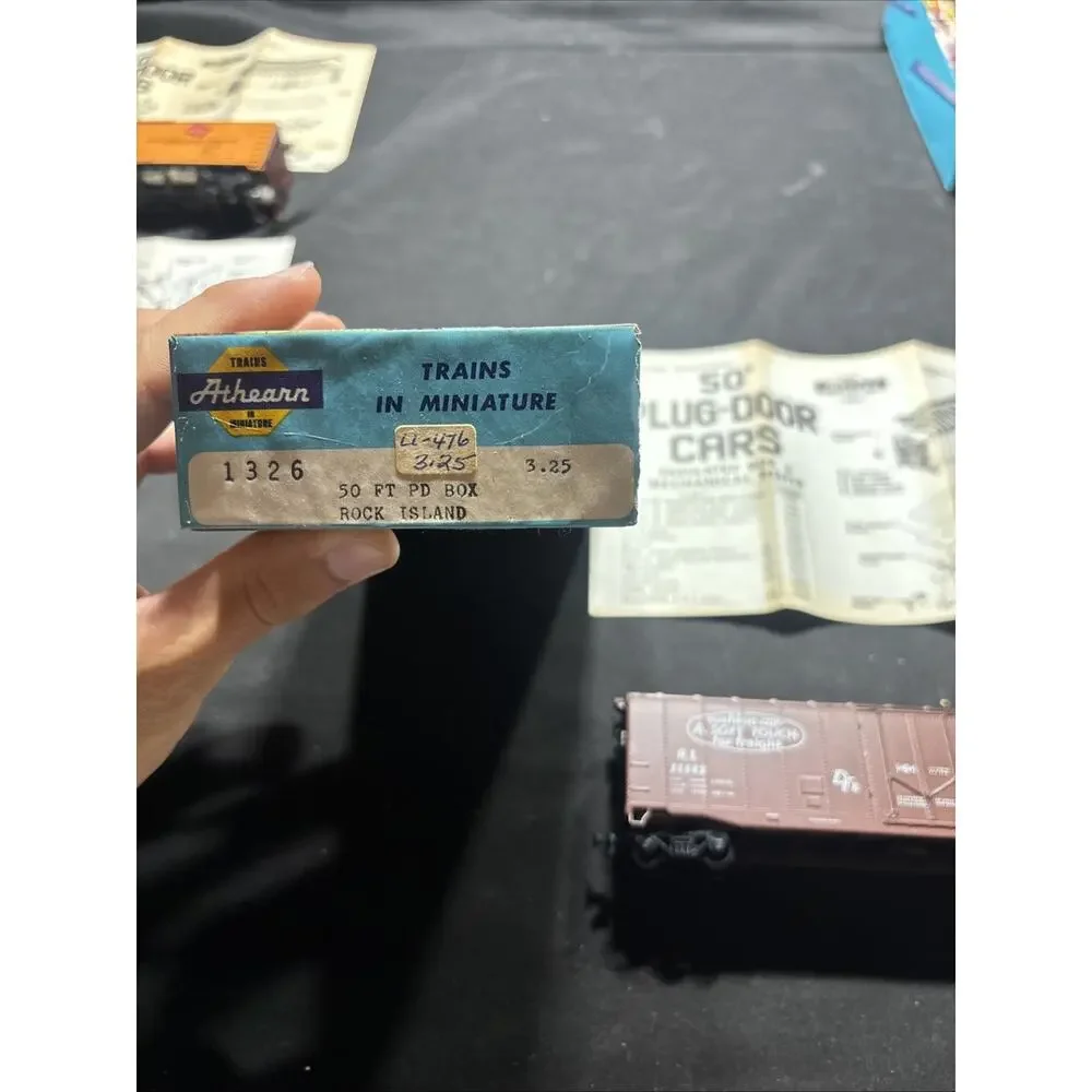 Vintage Athearn HO Scale Blue Box Lot 6 Train Freight Cars Coors Flatcar Reefers